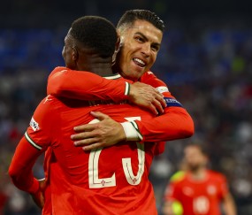 开云体育视频直播-葡萄牙队鏖战奥地利队，梁靖崑刷新纪录