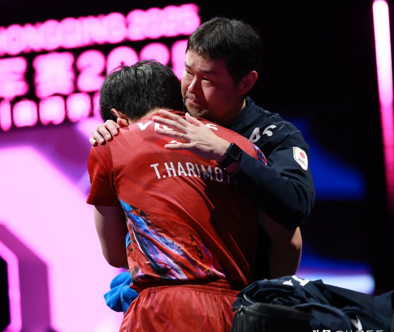 法国队险胜瑞典队，张本智和高光表现