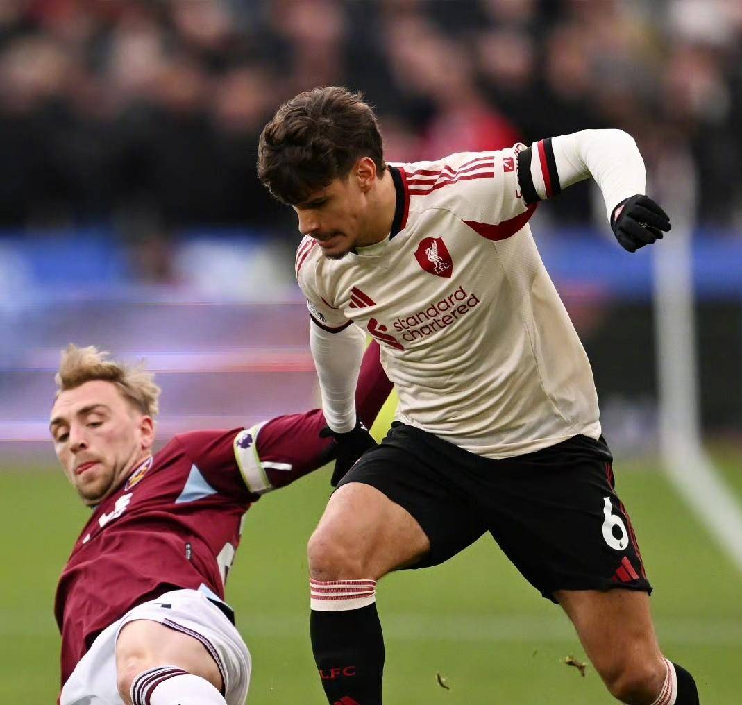 利物浦鏖战瑞典，佩德里关键制胜