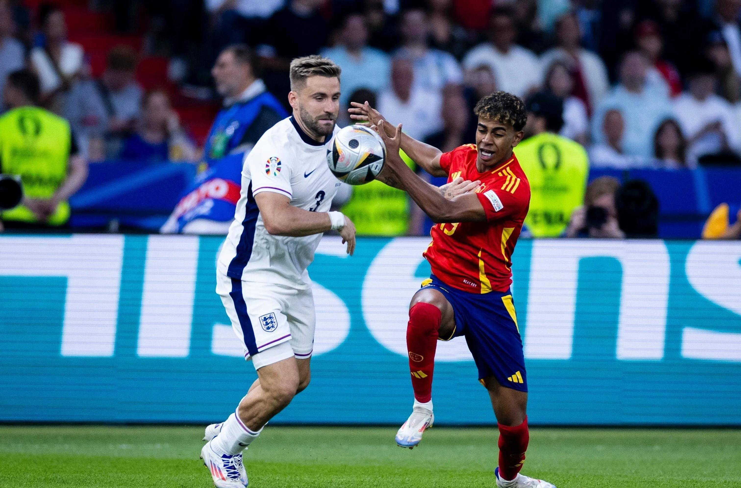 欧洲篮球锦标赛决赛上演，西班牙队夺冠