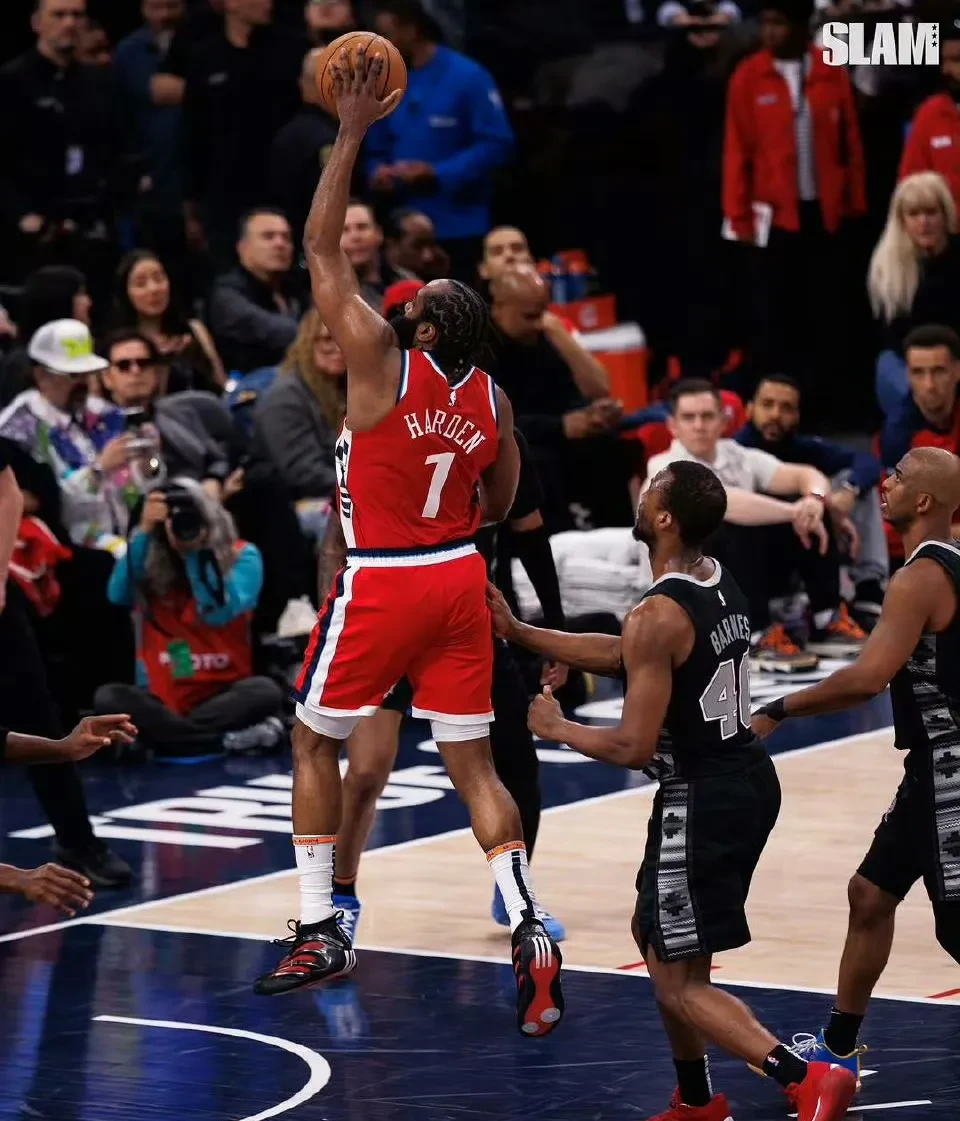 火箭血洗意大利男篮，威斯布鲁克统治全场