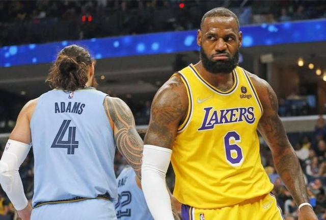 斯图加特横扫对手,实力得到充分展现 斯图加特横扫对手,实力得到充分展现