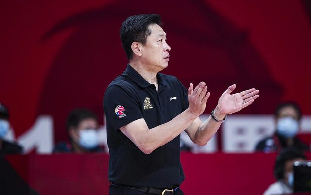 传奇教练回归执教老东家,球迷欢呼 传奇教练回归执教老东家,球迷欢呼