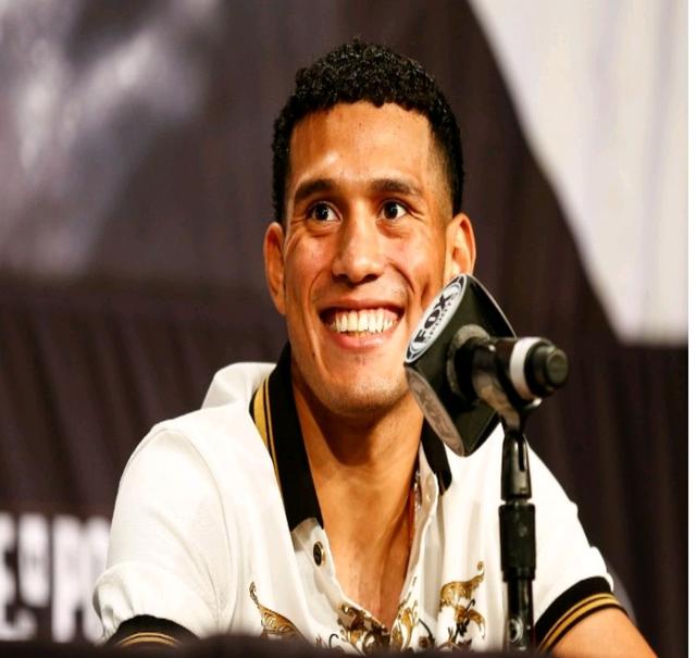 拳击男子中量级：周煜辉晋级半决赛