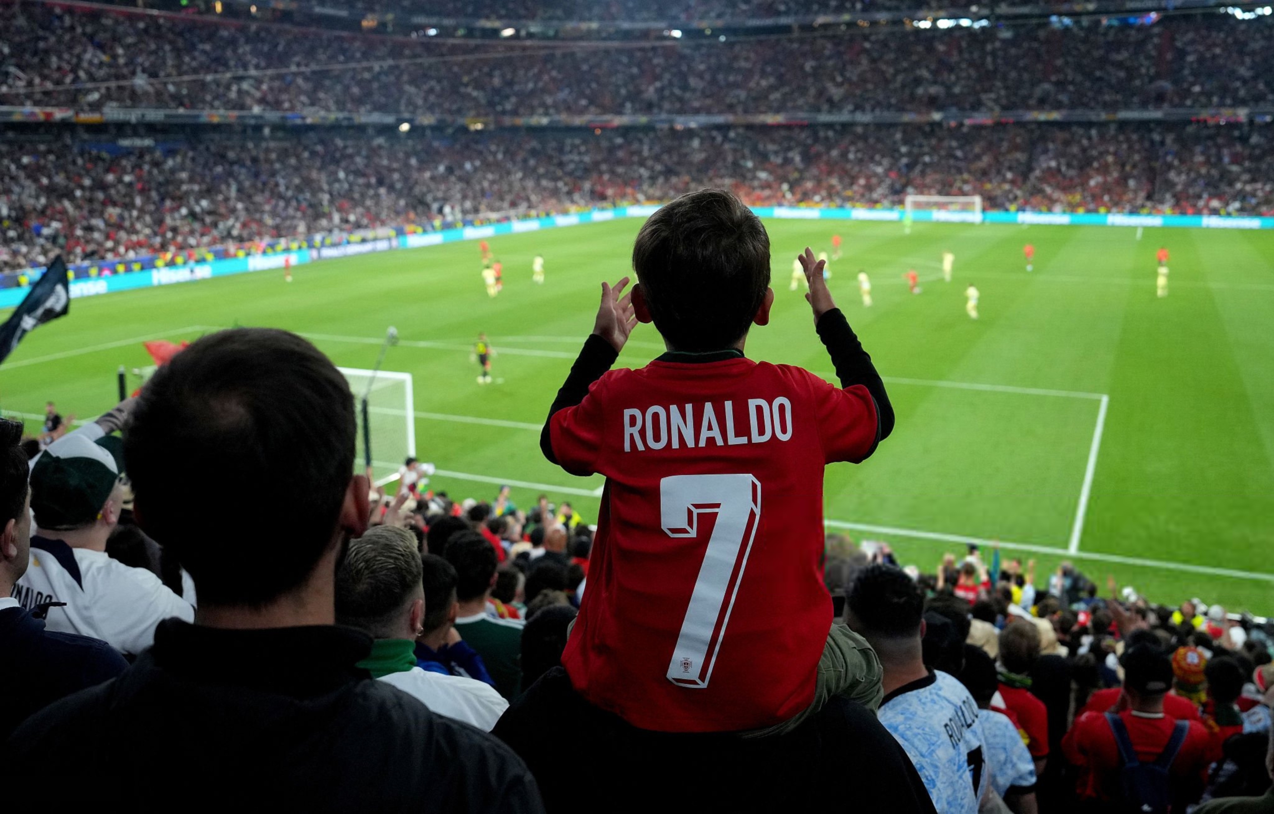 强强对话！欧国联决赛精彩纷呈，球队实力均衡