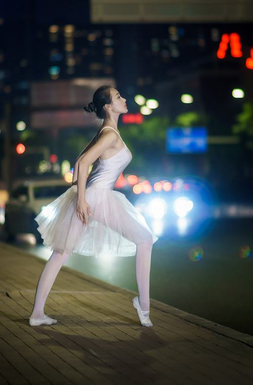 拉文单骑破阵，勇士主场惊魂—记一场被个人英雄主义改写的对决