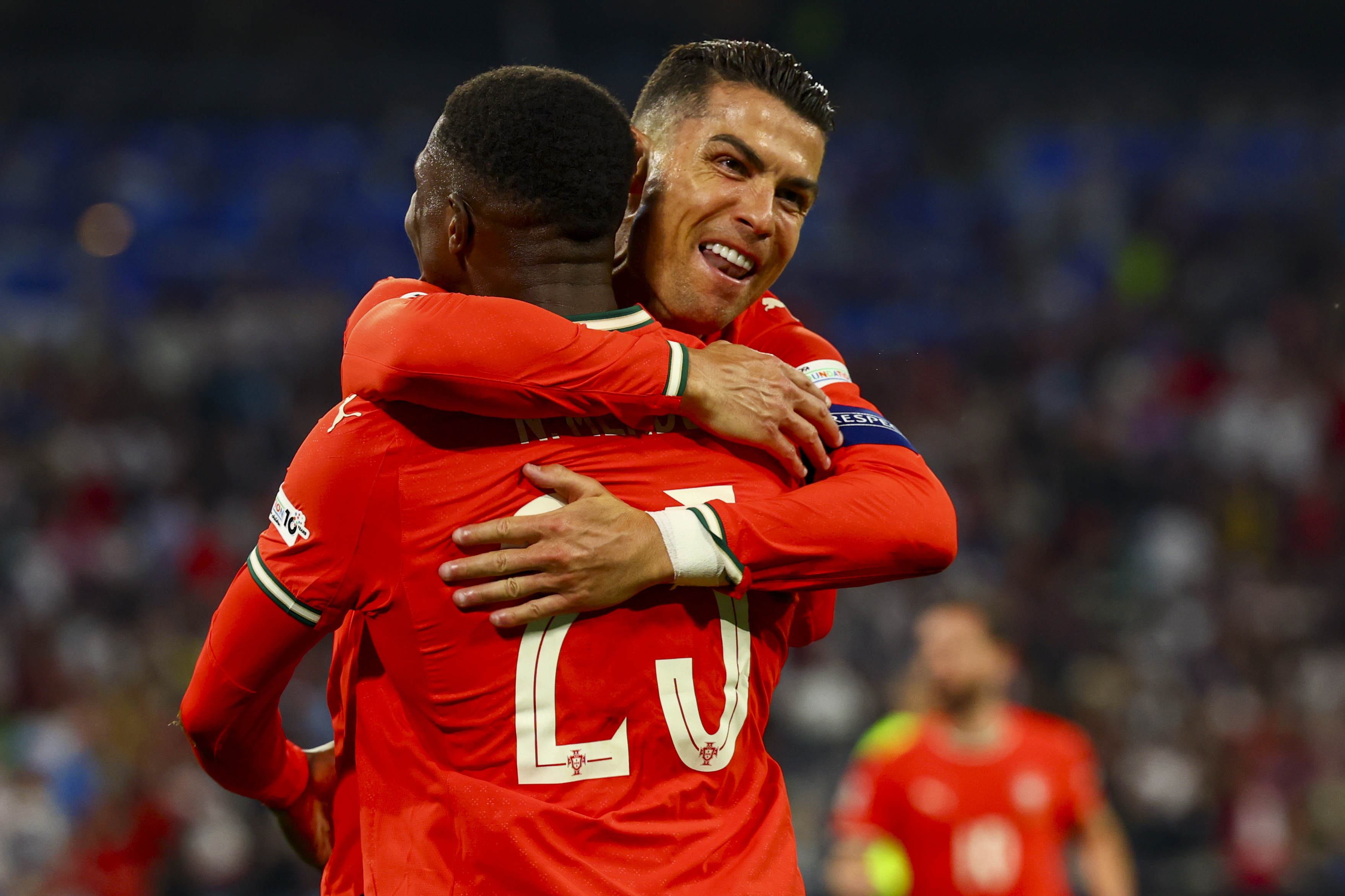 葡萄牙队鏖战奥地利队，梁靖崑刷新纪录