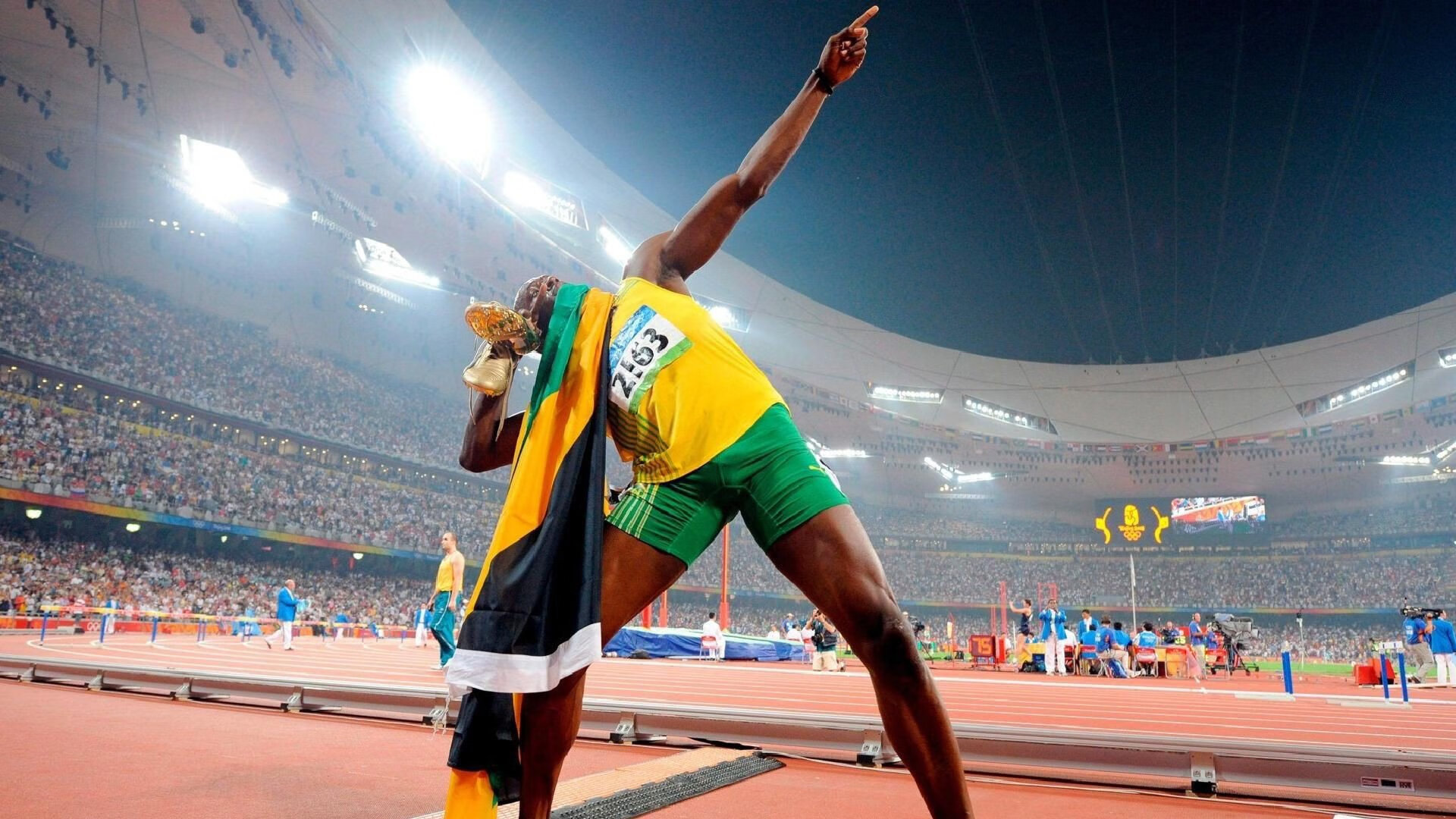 东决关键战之夜，哈登展现巨星价值