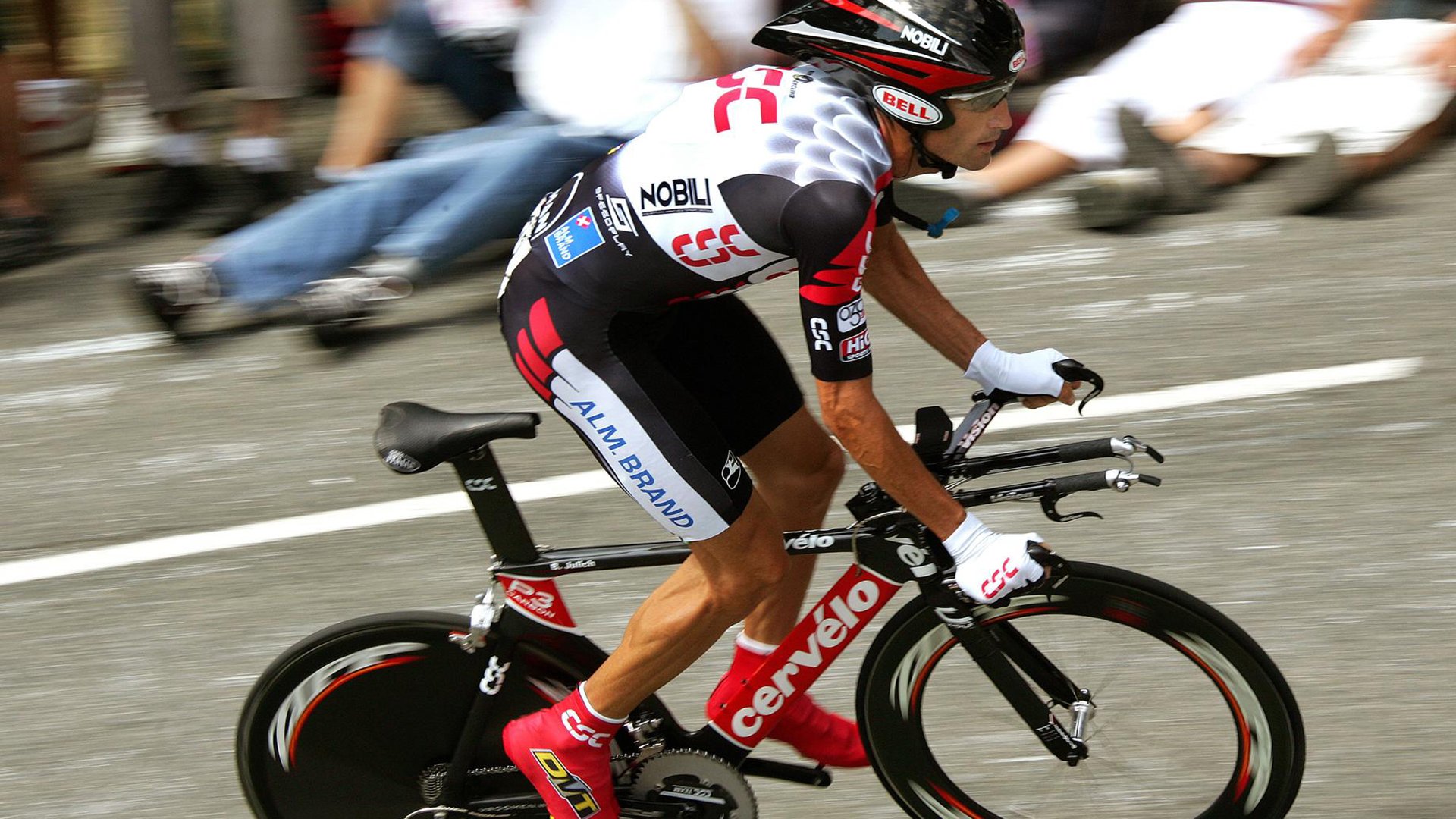 绿军噬马，当爱尔兰的坚韧撞碎法甲浮华，库尔图瓦在英超王座前竖起最后一道铁壁